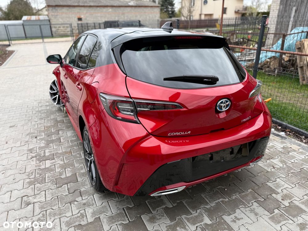 Toyota Corolla 2.0 Hybrid Executive - 23