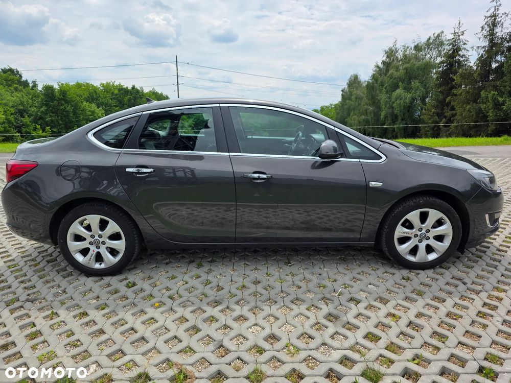Opel Astra 1.6 NAVI - 21