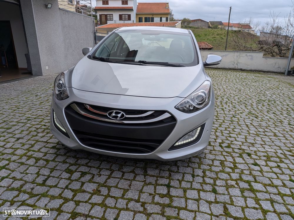 Hyundai i30 1.6 CRDI STyle J17 - 1