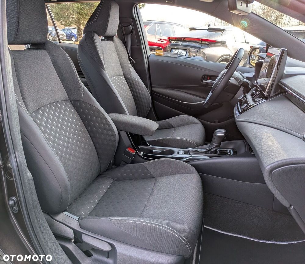 Toyota Corolla 1.8 Hybrid Comfort - 23
