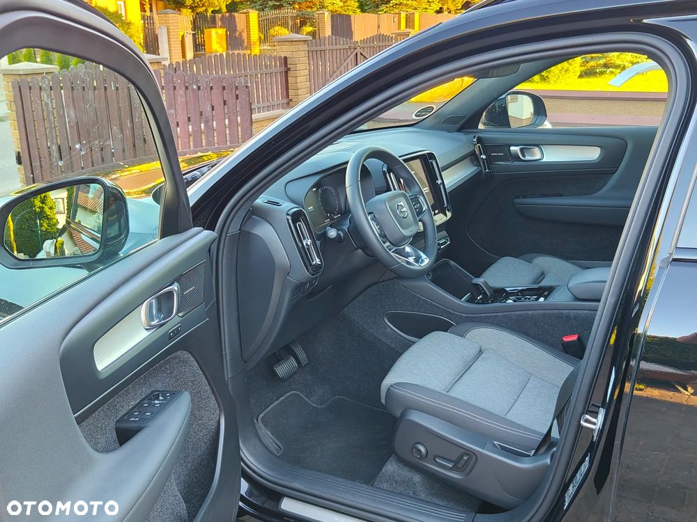 Volvo XC 40 T2 Plus Dark - 18