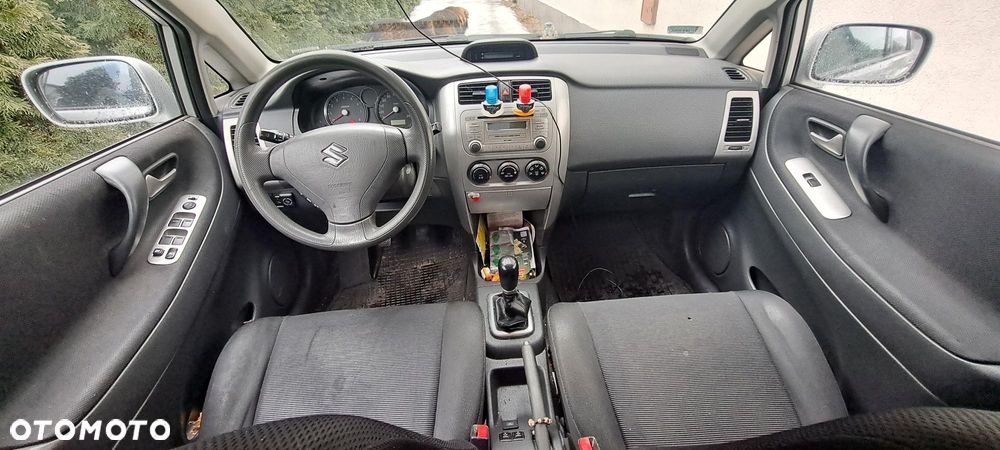 Suzuki Liana 1.6 Comfort Family - 6