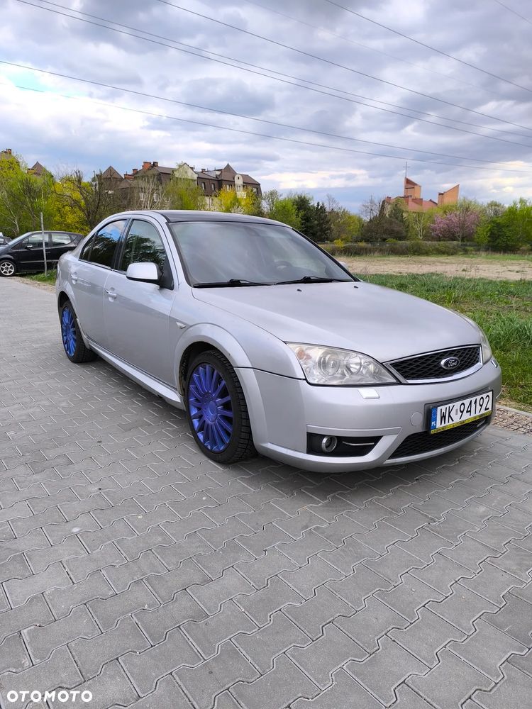 Ford Mondeo 3.0 V6 ST 220 - 1