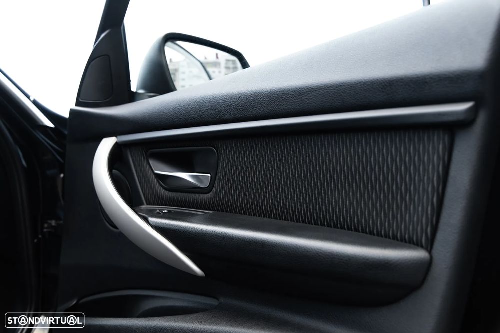 BMW 320 d Blue Performance - 18