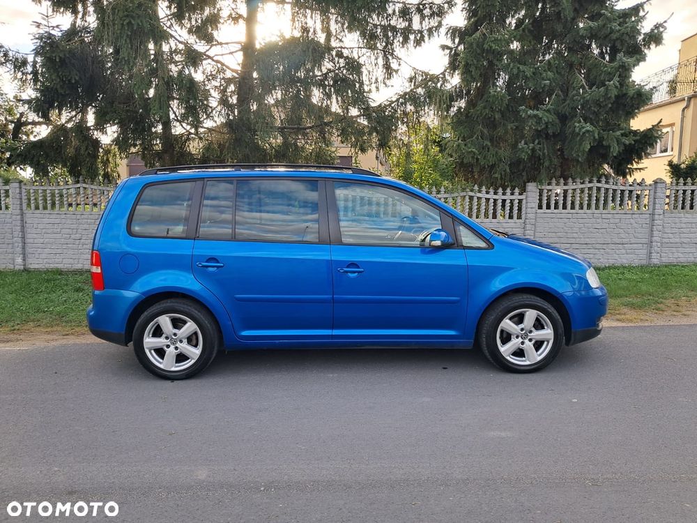 Volkswagen Touran 1.6 FSI Basis - 8