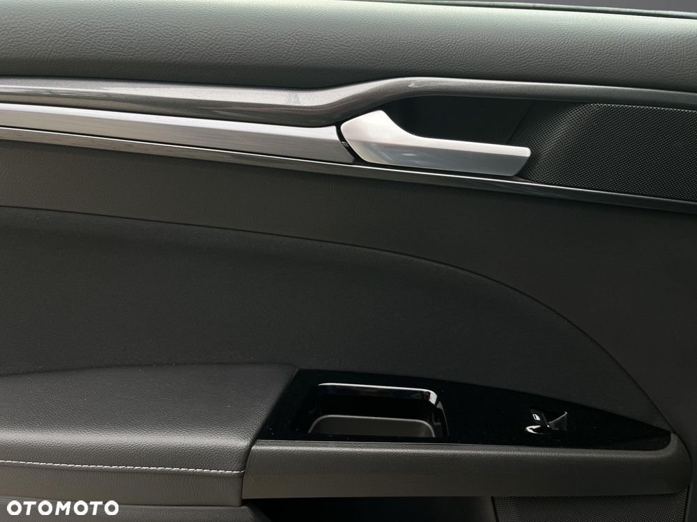 Ford Mondeo 2.0 EcoBlue Titanium - 30