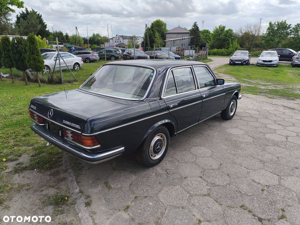 Mercedes-Benz W123 - 6