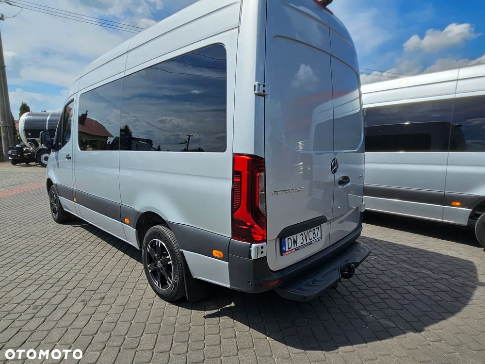 Mercedes-Benz Sprinter - 12