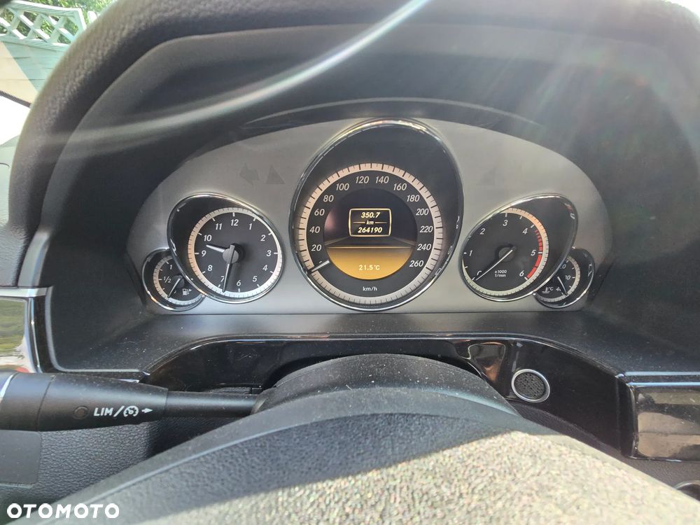 Mercedes-Benz Klasa E 200 CDI DPF BlueEFFICIENCY Avantgarde - 37