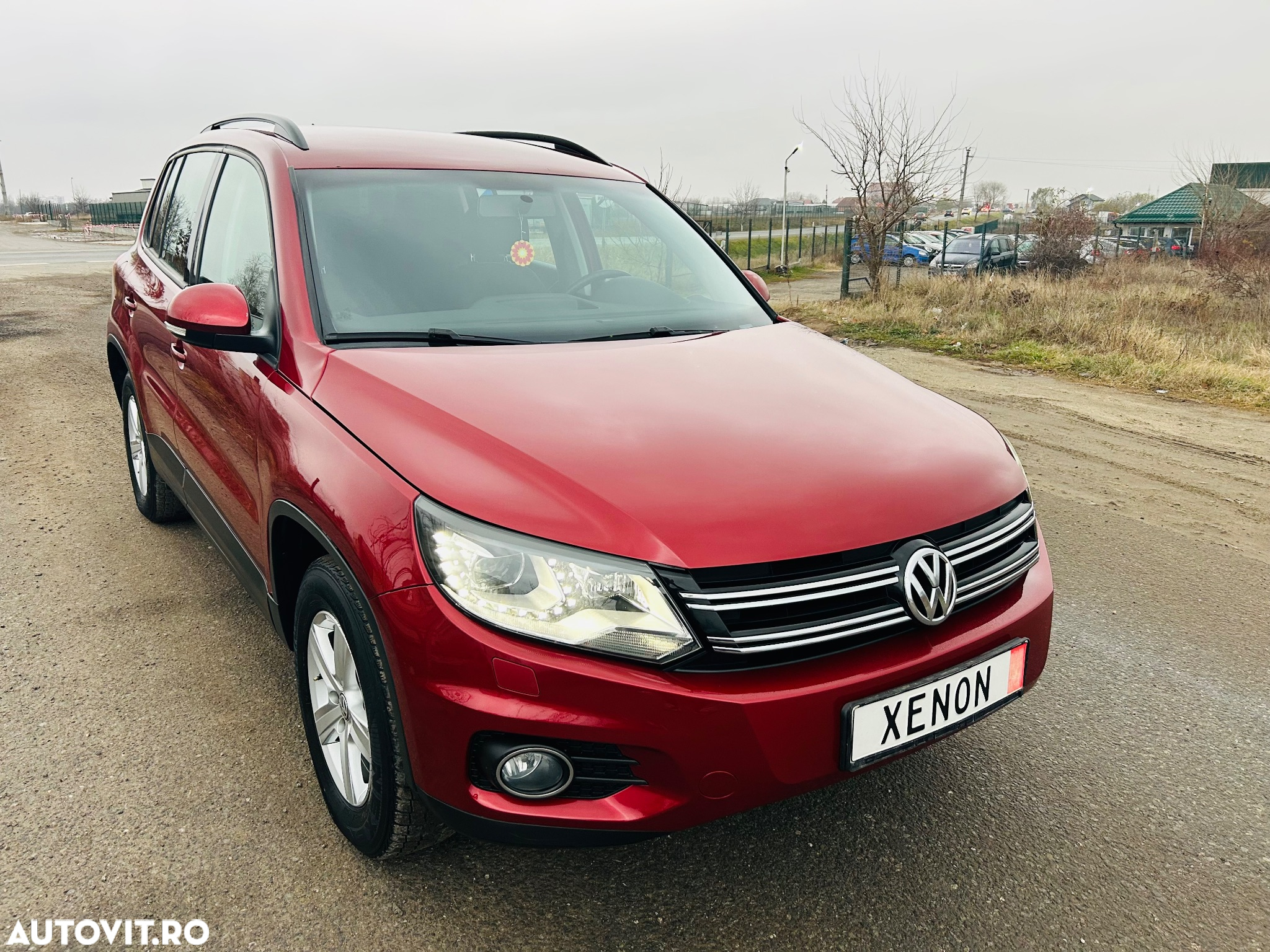 Volkswagen Tiguan 2.0 TDI 4Motion Track & Field - 4