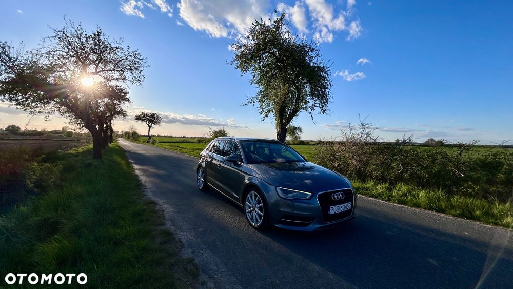 Audi A3 Sportback 2.0 TDI S tronic Ambiente - 2