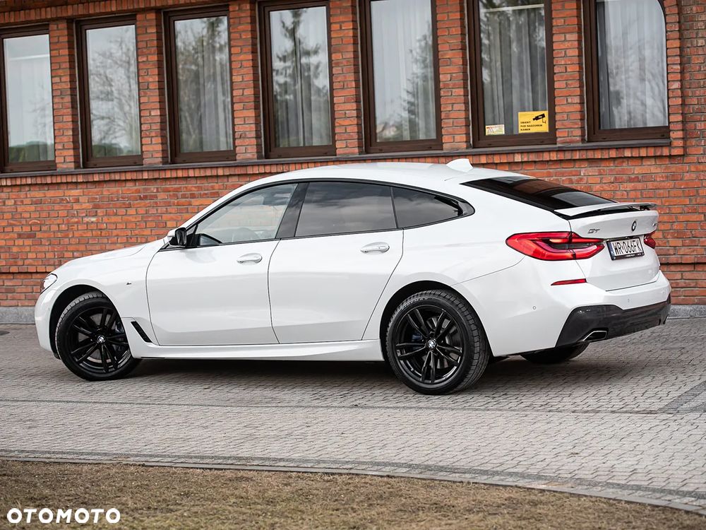 BMW 6GT - 6