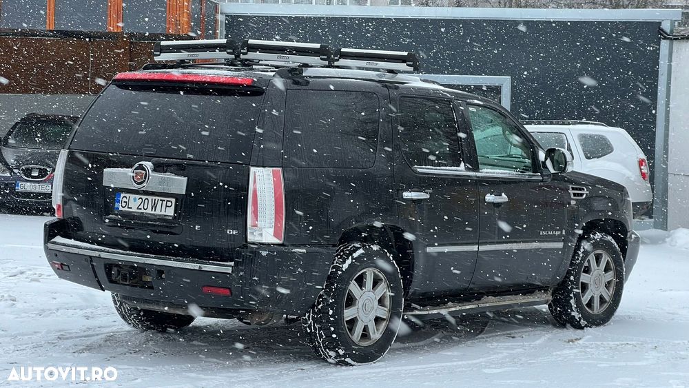 Cadillac Escalade - 12