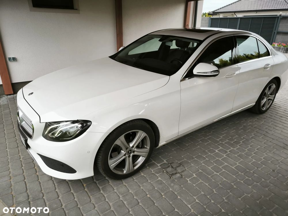 Mercedes-Benz Klasa E 200 4-Matic 9G-TRONIC - 3