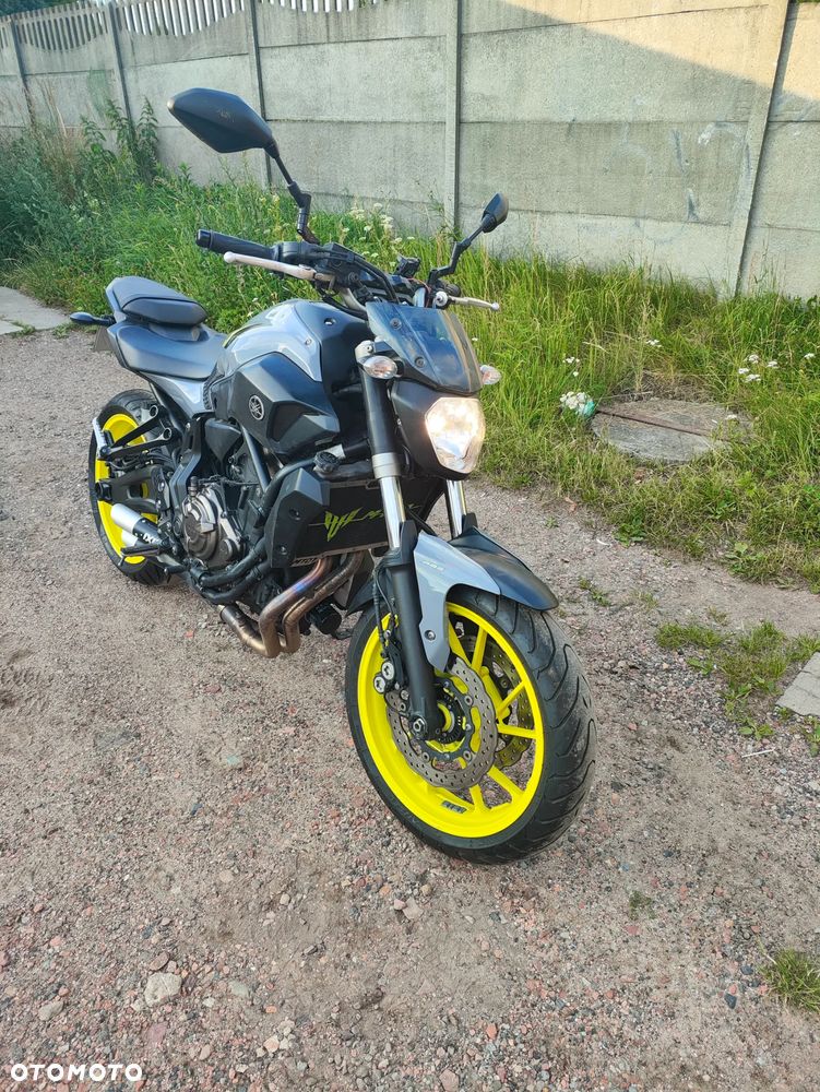 Yamaha MT - 8