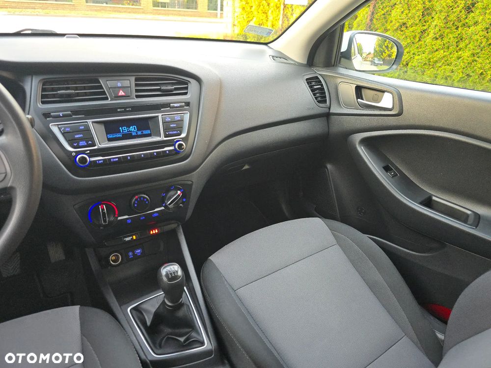 Hyundai i20 - 18