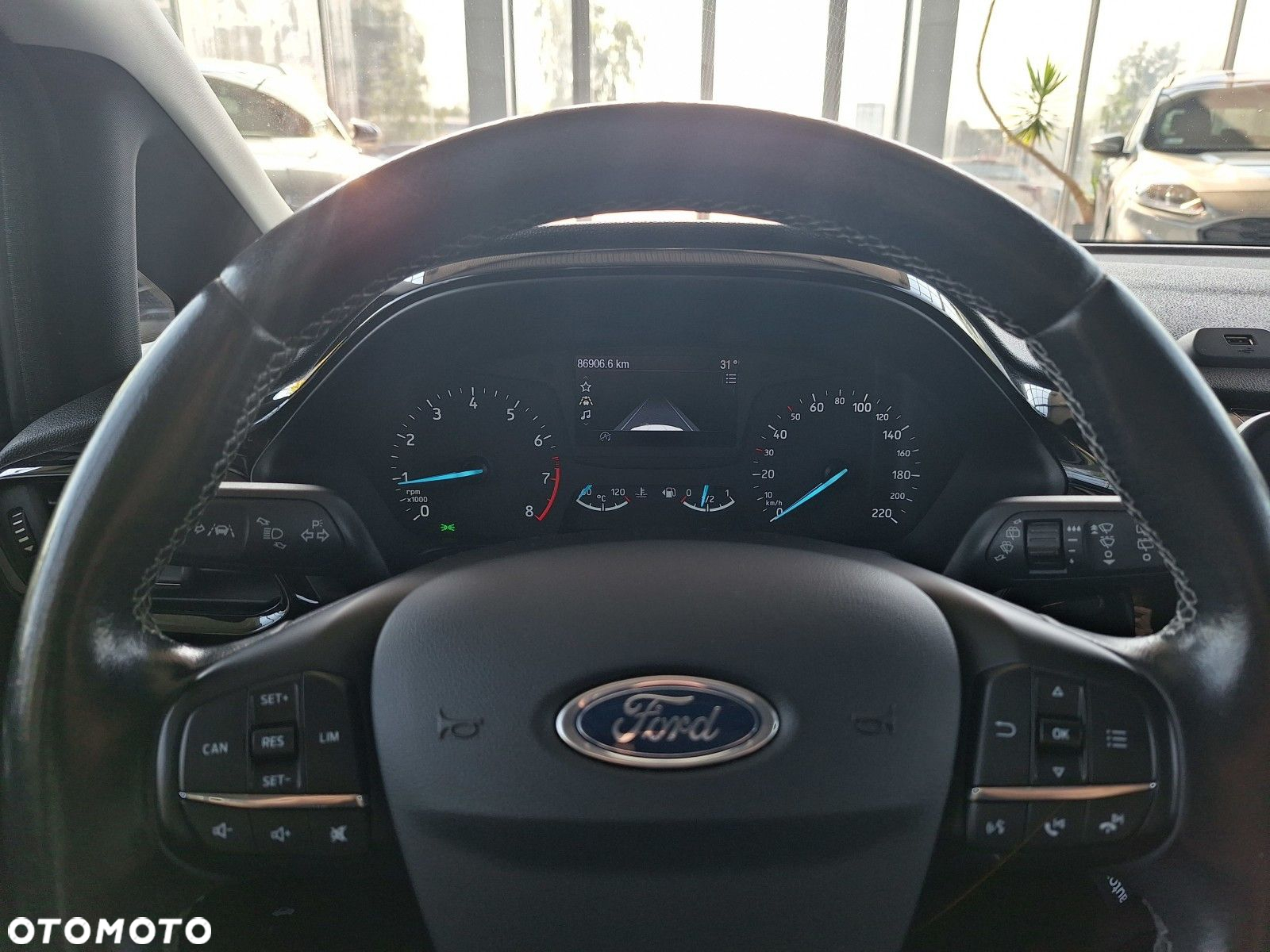 Ford Fiesta 1.0 EcoBoost Trend - 27