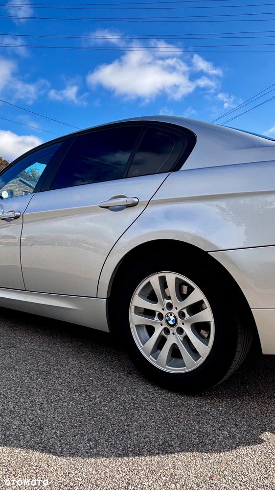 BMW Seria 3 318i - 9