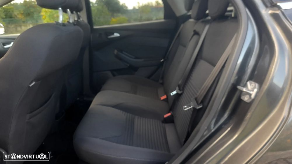 Ford Focus SW 1.0 SCTi Titanium - 35