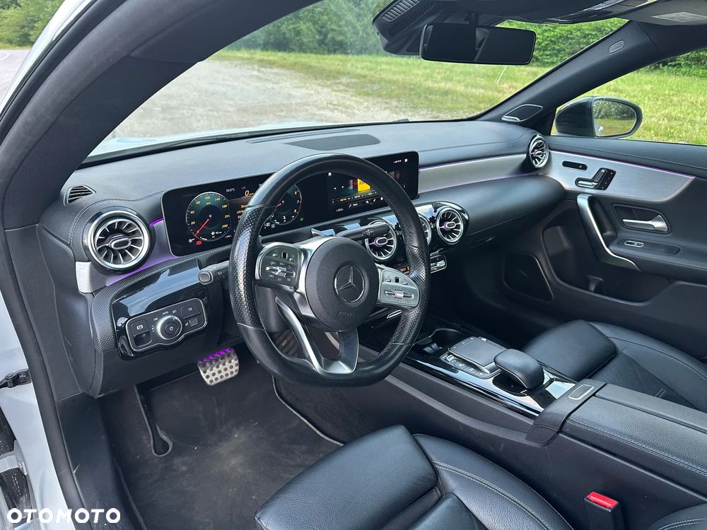 Mercedes-Benz CLA 220 4-Matic AMG Line 7G-DCT - 2