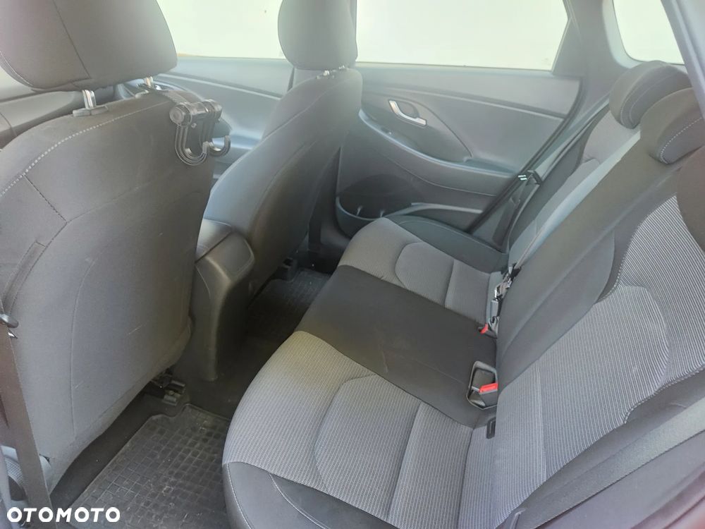 Hyundai i30 1.5 DPI Classic + - 5