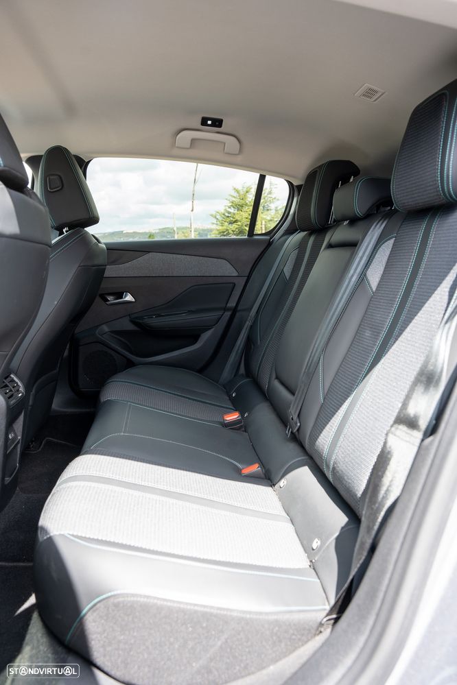 Peugeot 308 BlueHDi 130 EAT8 Allure - 24