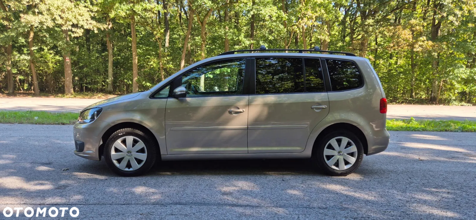 Volkswagen Touran 1.6 TDI DPF BlueMotion Technology DSG Highline - 9