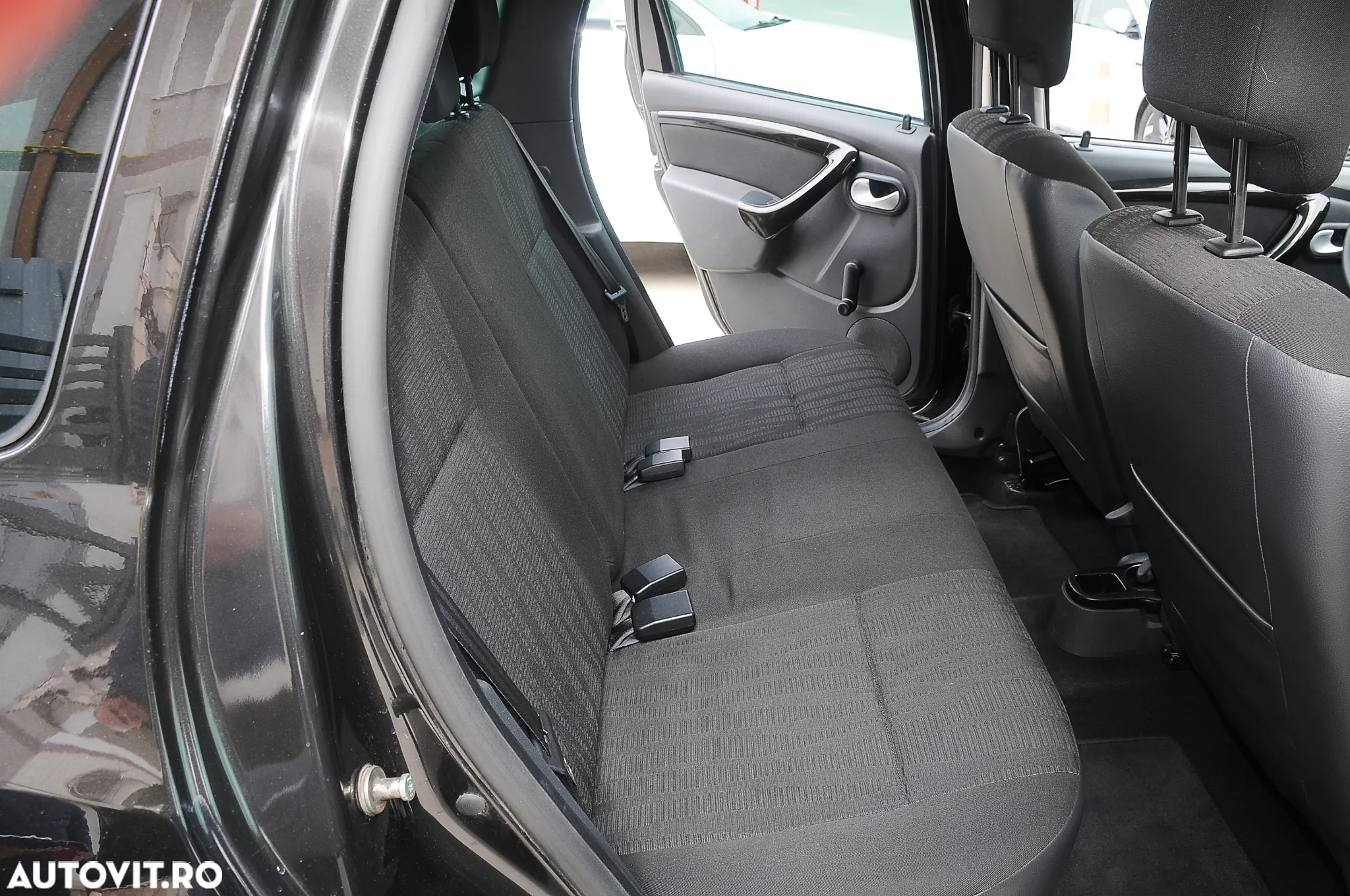 Dacia Duster 1.5 dCi 4x2 Prestige - 8