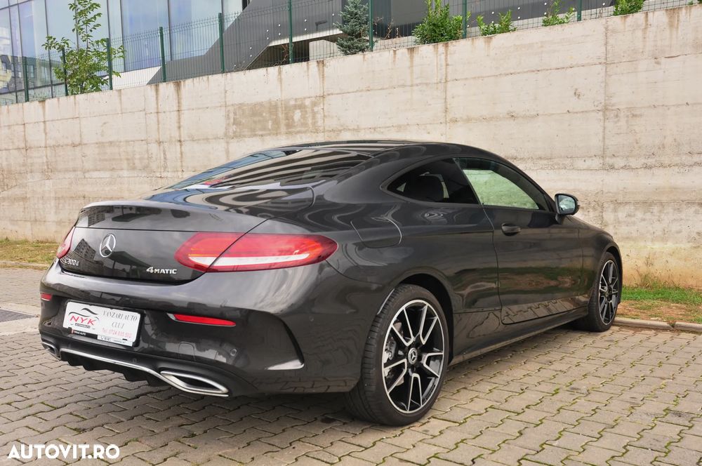 Mercedes-Benz C 300 d Coupe 4Matic 9G-TRONIC AMG Line - 4