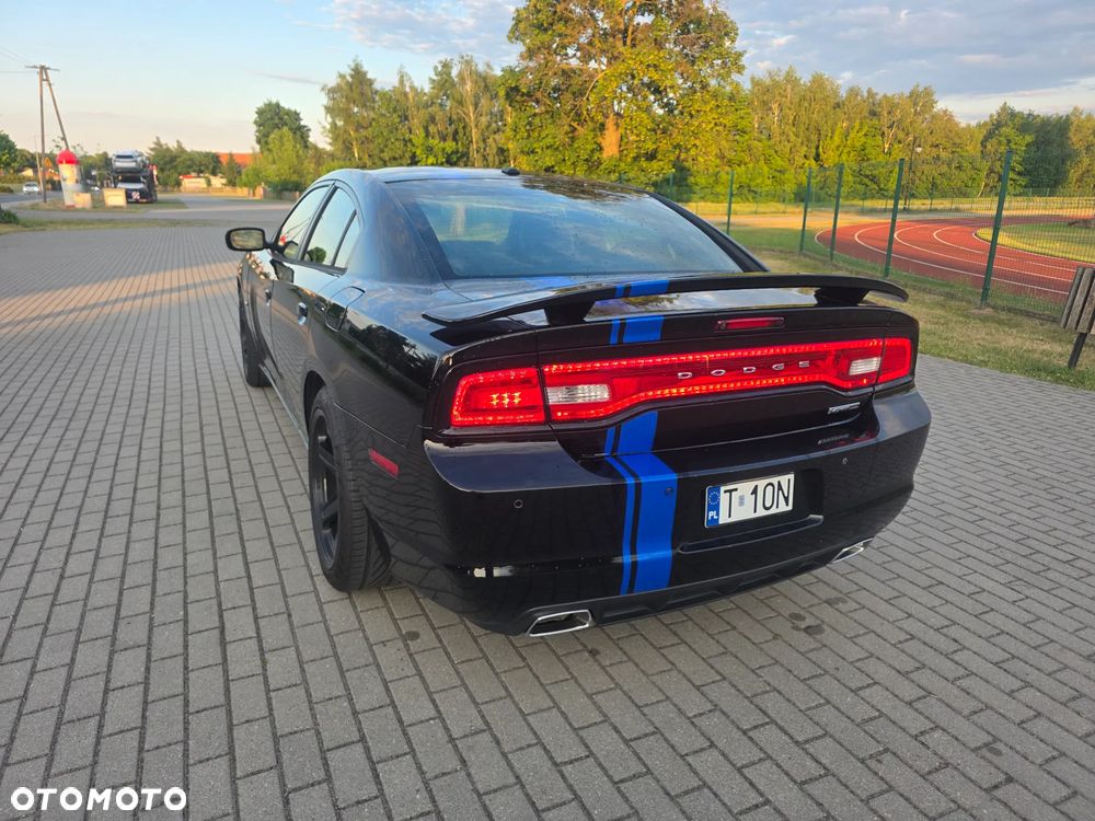 Dodge Charger 5.7 V8 RT - 13
