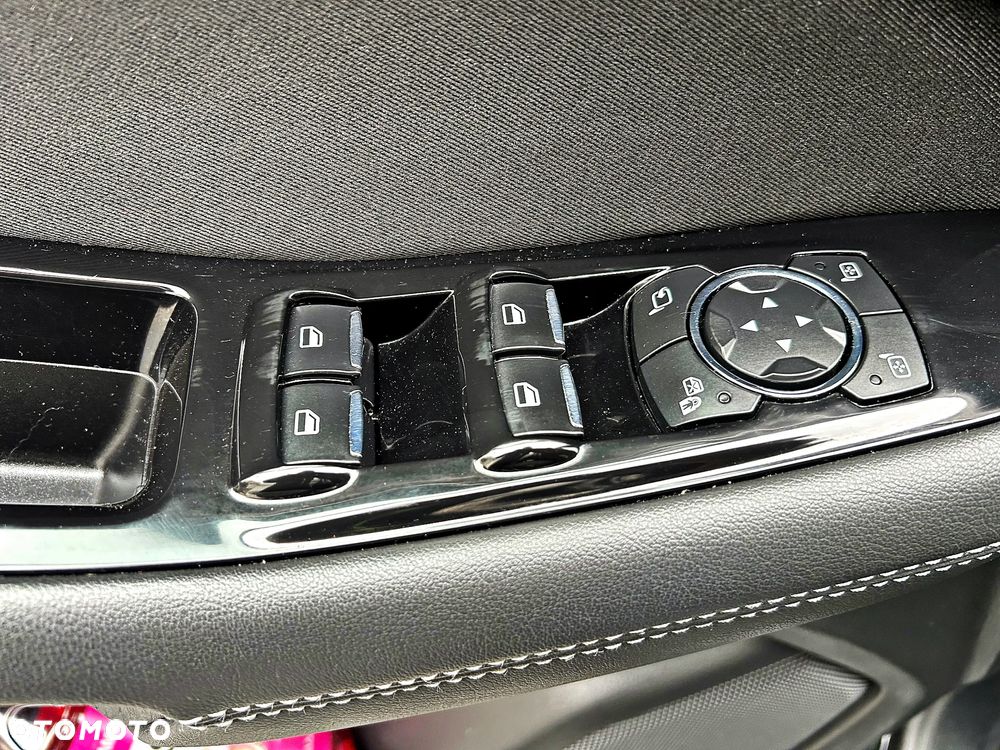 Ford S-Max 2.0 TDCi Titanium - 25