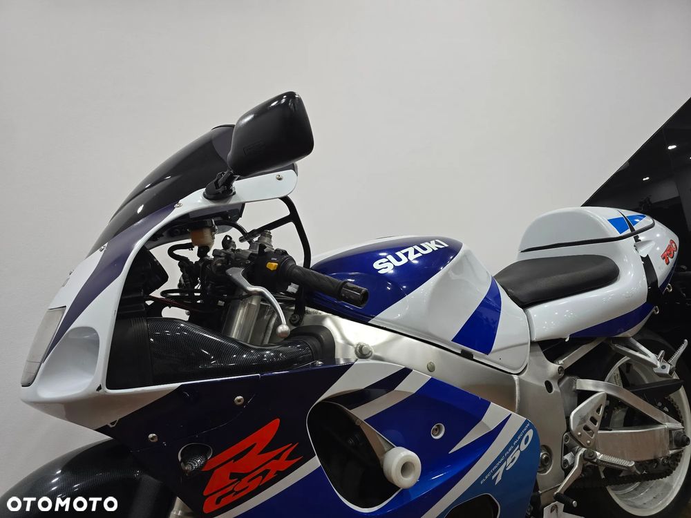 Suzuki GSX-R - 3