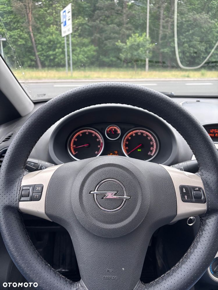 Opel Corsa 1.2 16V Enjoy - 5