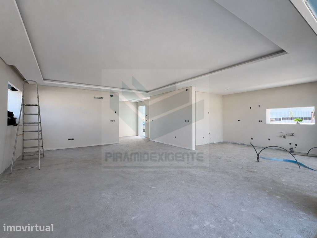 Moradia Isolada, Piscina, Garagem, Jardim Amplo, Azeitão - Grande imagem: 3/29