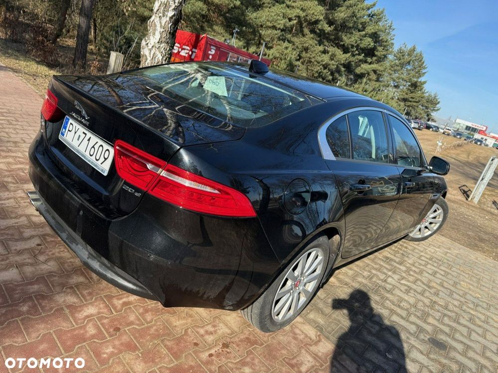 Jaguar XE - 3