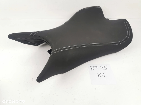 Triumph Street Triple 765RS siedzenie fotel kierowcy 23-