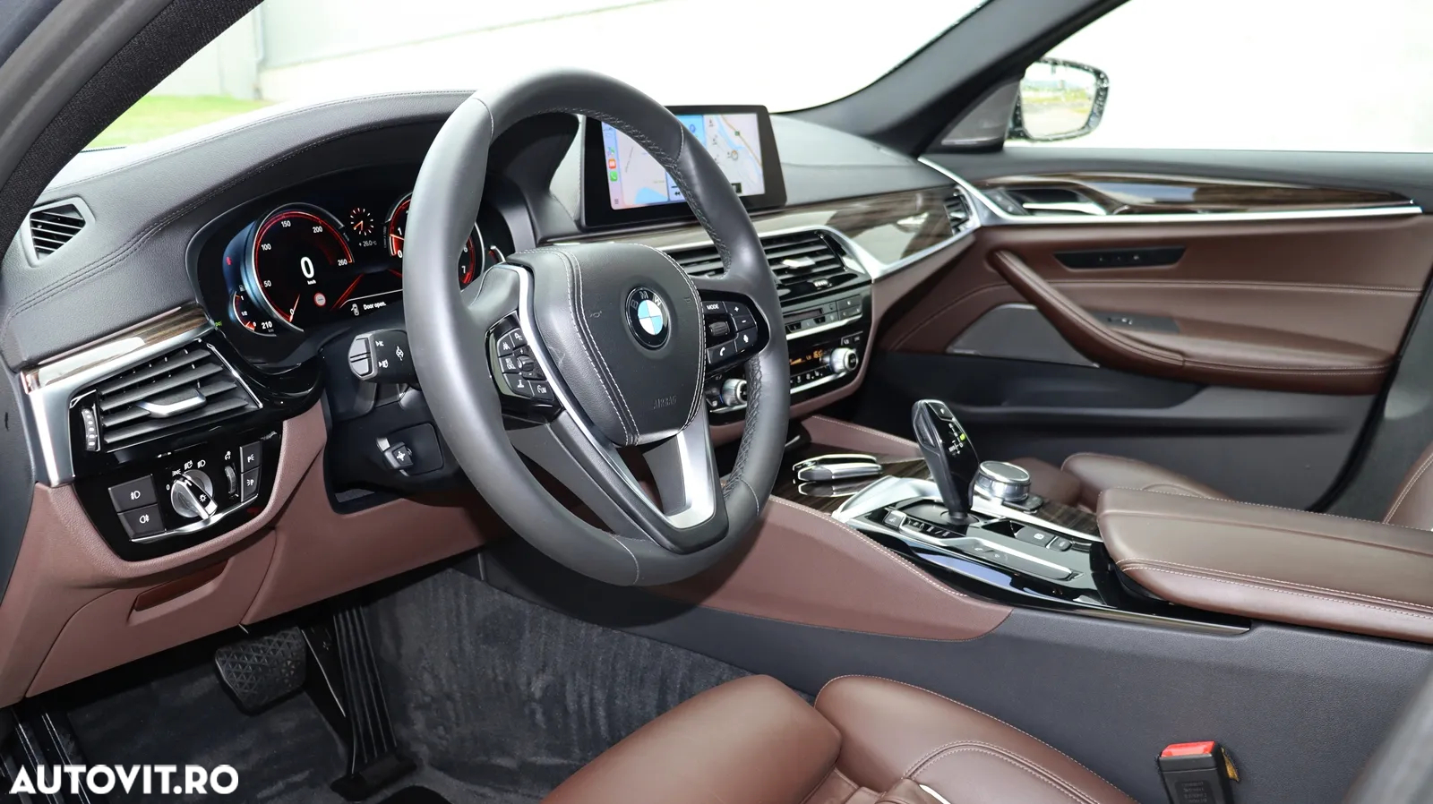 BMW Seria 5 530i AT - 27