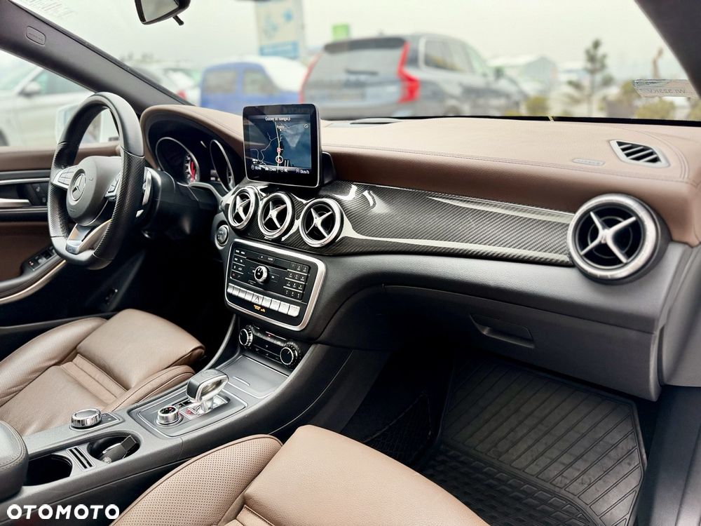 Mercedes-Benz CLA AMG 45 4-Matic - 30
