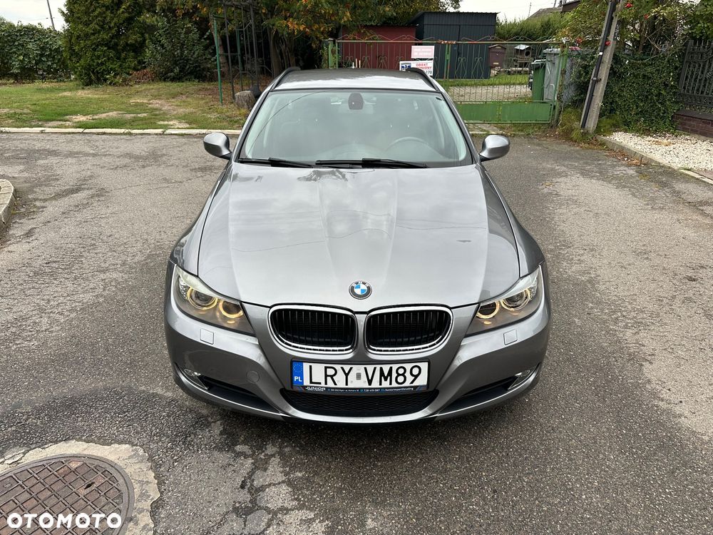 BMW Seria 3 318i - 4