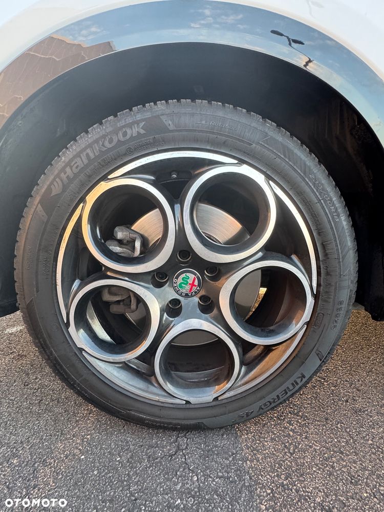 Alfa Romeo Tonale 1.5 T4 GSE mHEV TI DCT - 14