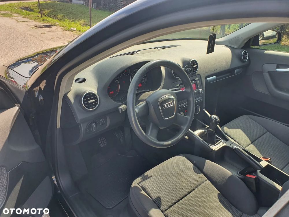 Audi A3 Sportback 1.6 S line Sportpaket plus - 9