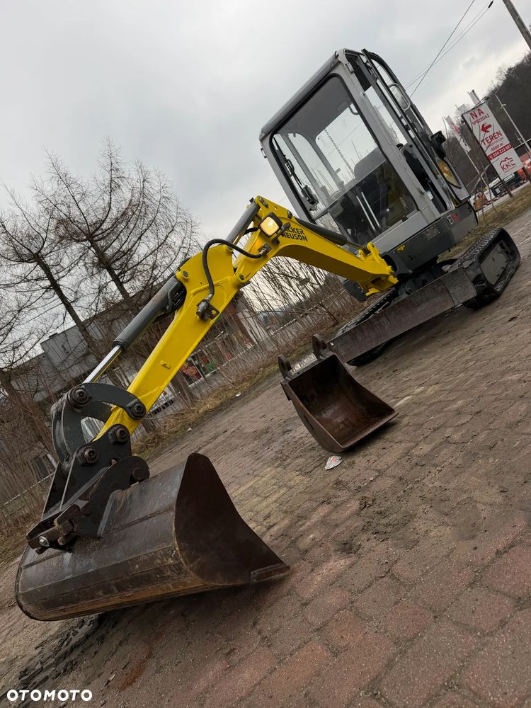 Wacker Neuson ET16 Minikoparka 2 tony. JAK NOWA 2018rok z Gospodarstwa Norweskiego 1190mtg. IGŁA! Rozsuwane hydraulicznie gąsienice. Dodatkowe sekcje Hydrauliczne. Silnik Yanmar 3 cyl. Aktualna DEKRA BMWT. Po serwisach! Ani deka luzów i wycieków. OKAZJA TANIO. Zadbana maszyna. 2 łyżki - 4