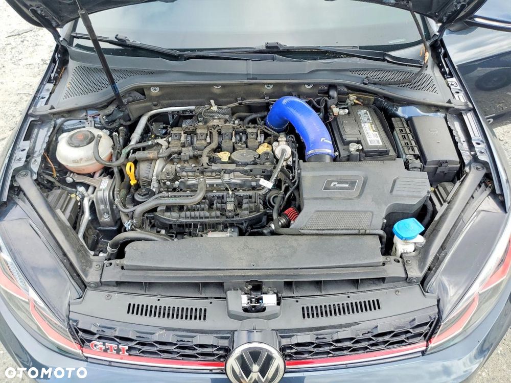 Volkswagen Golf - 11