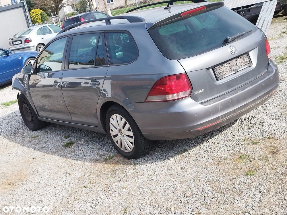 Volkswagen Golf - 4