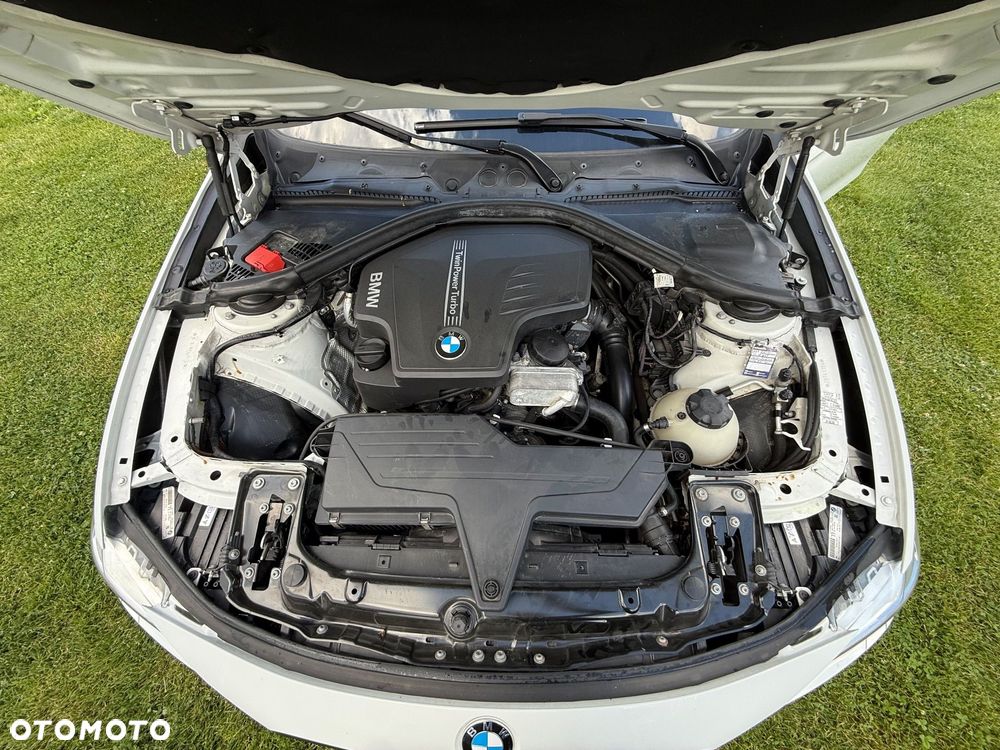 BMW Seria 3 328i Sport Line - 18
