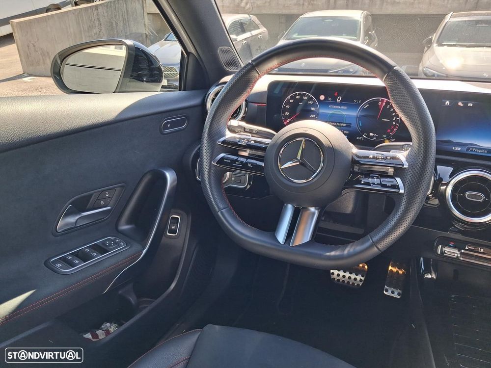 Mercedes-Benz A 250 e AMG Line - 13