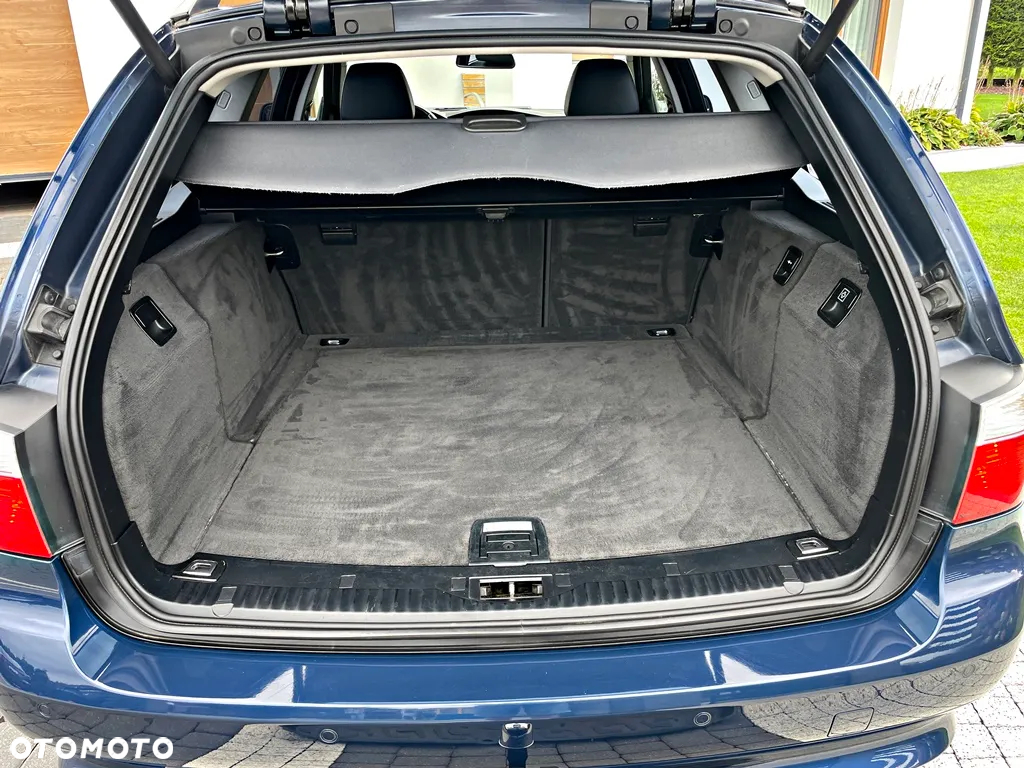 BMW Seria 5 525d Touring - 27