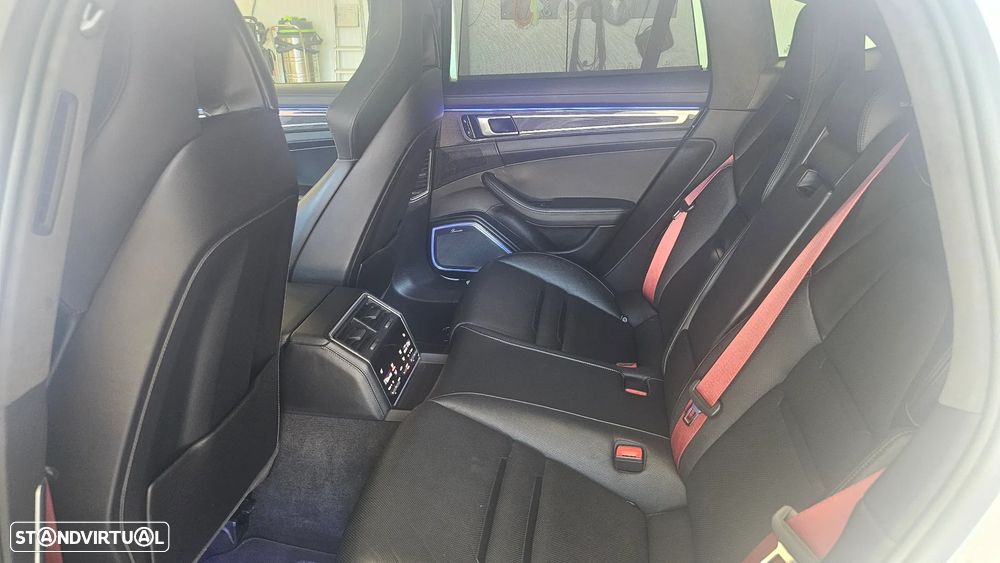 Porsche Panamera Sport Turismo - 32