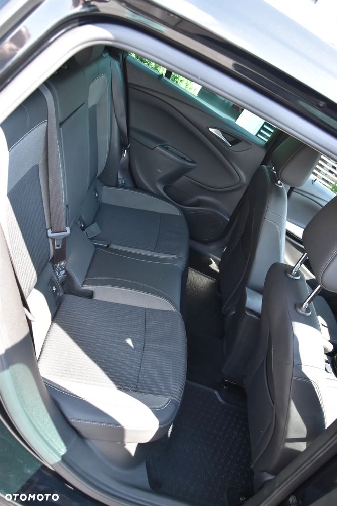 Opel Astra 1.5 D Start/Stop Automatik Business Edition - 21