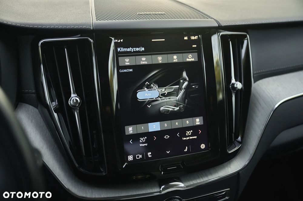 Volvo XC 60 B4 D AWD Inscription - 32